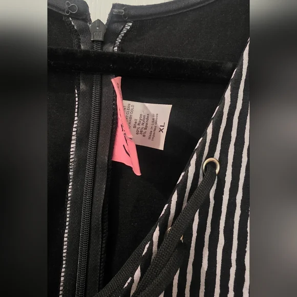 Vixen by Micheline Pitt Black Striped Miss Kitty Wiggle Dress with Belt Size XL - Picture 4 of 6